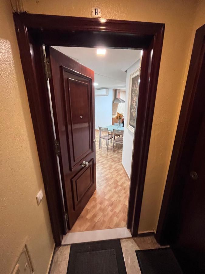 Gatu Villa Elvira Junto Al Hospital Y Playa 2 Dormit Y 2 Banos, Preferente Mayores De 25 Anos Y Familias Cádis Exterior foto