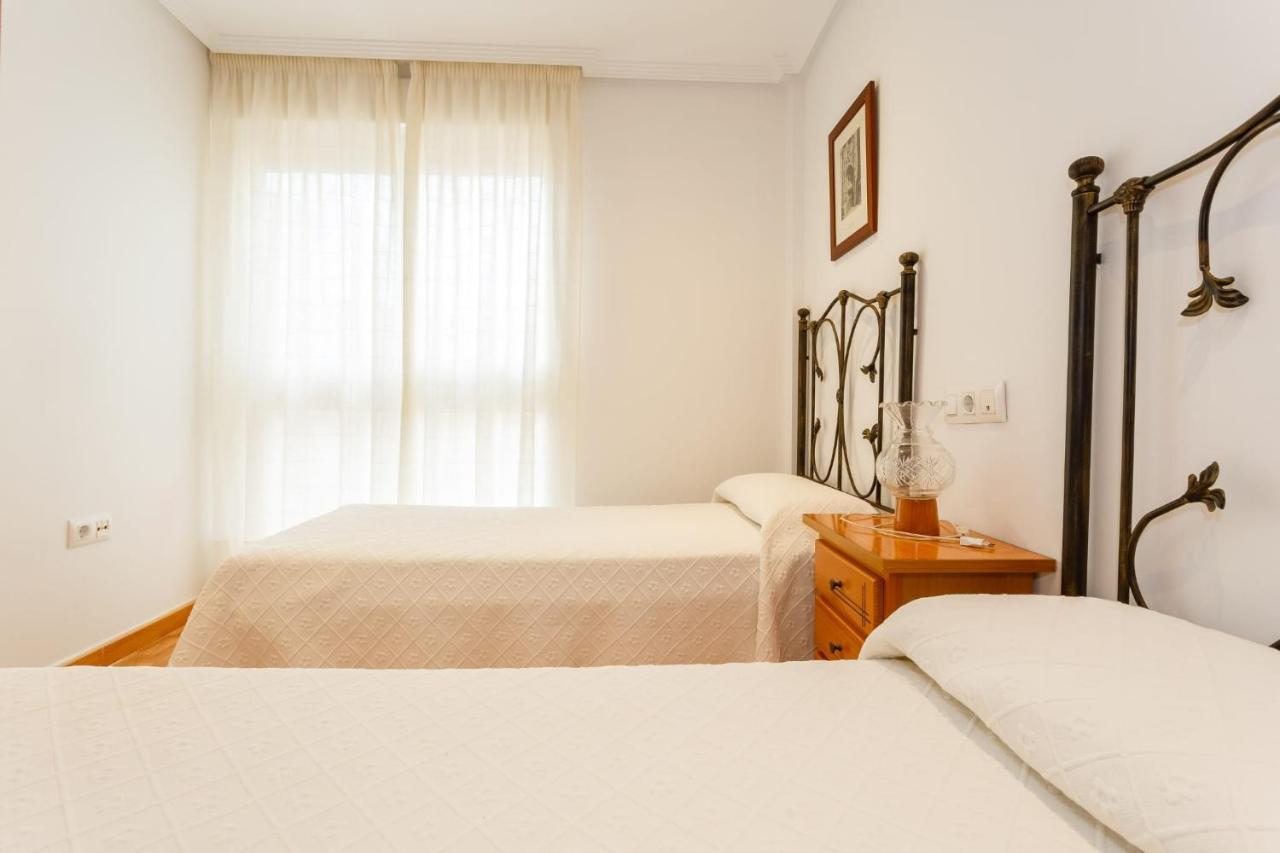 Gatu Villa Elvira Junto Al Hospital Y Playa 2 Dormit Y 2 Banos, Preferente Mayores De 25 Anos Y Familias Cádis Exterior foto