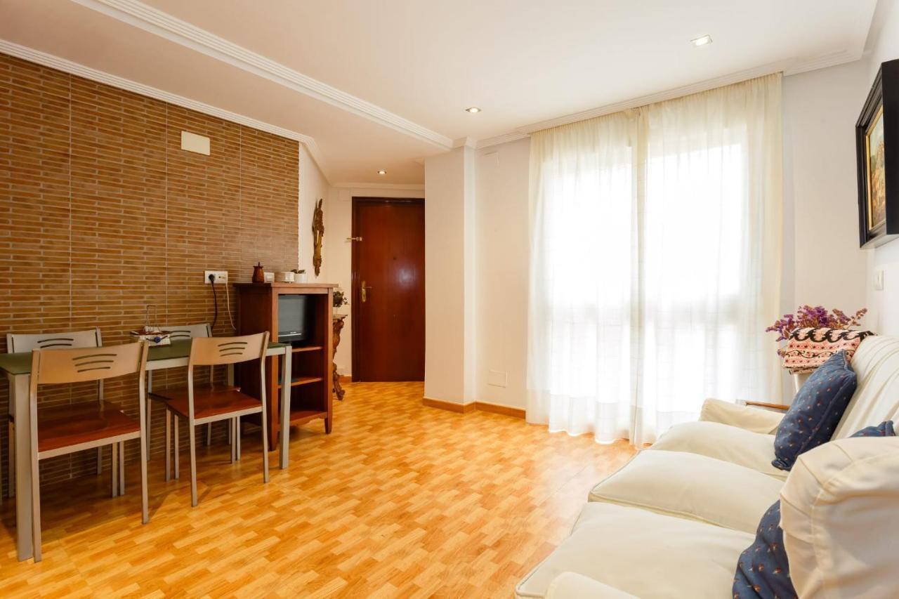 Gatu Villa Elvira Junto Al Hospital Y Playa 2 Dormit Y 2 Banos, Preferente Mayores De 25 Anos Y Familias Cádis Exterior foto